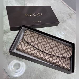 Authentic New Gucci Continental Wallet in gold Guccissima leather